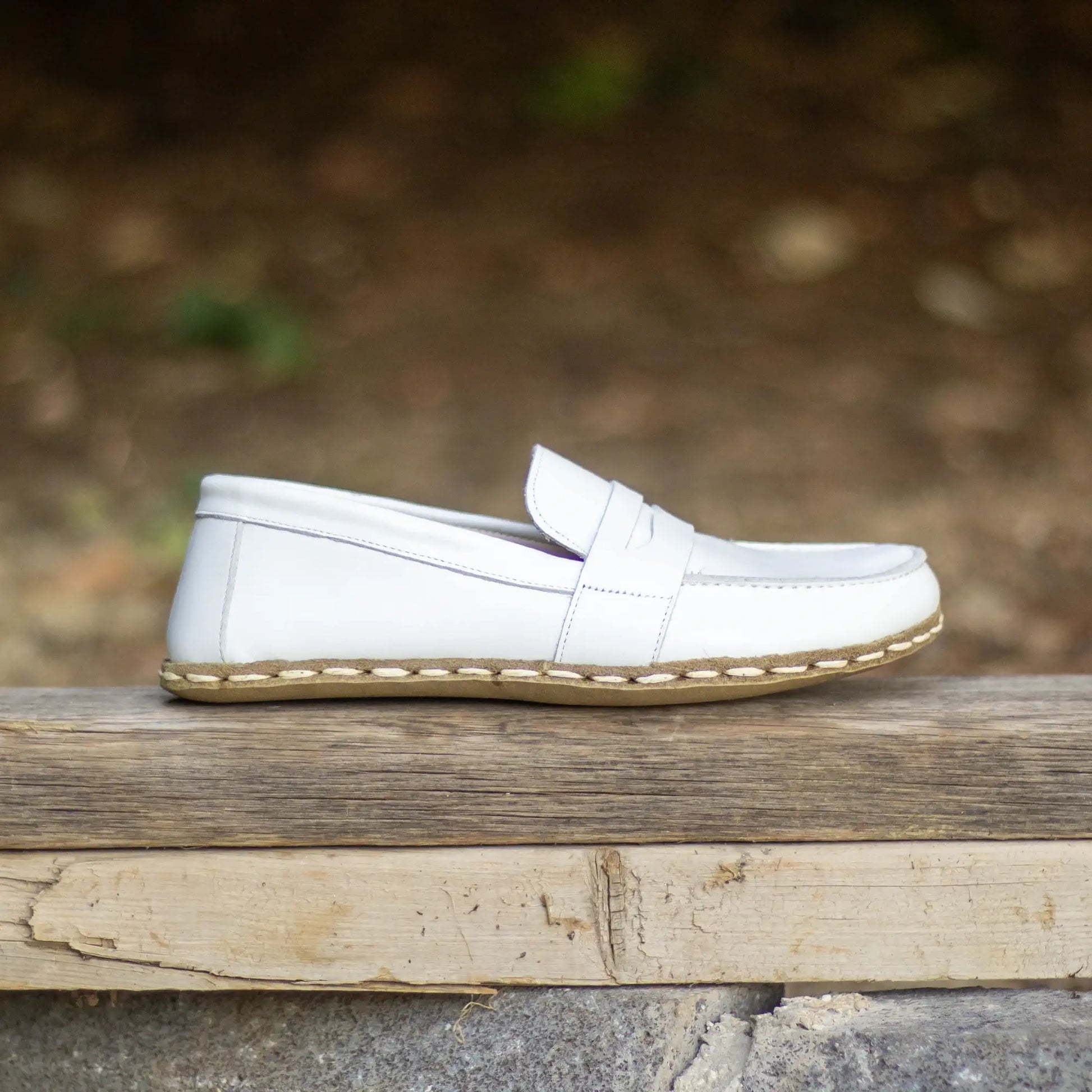 barefoot earthing shoes white women