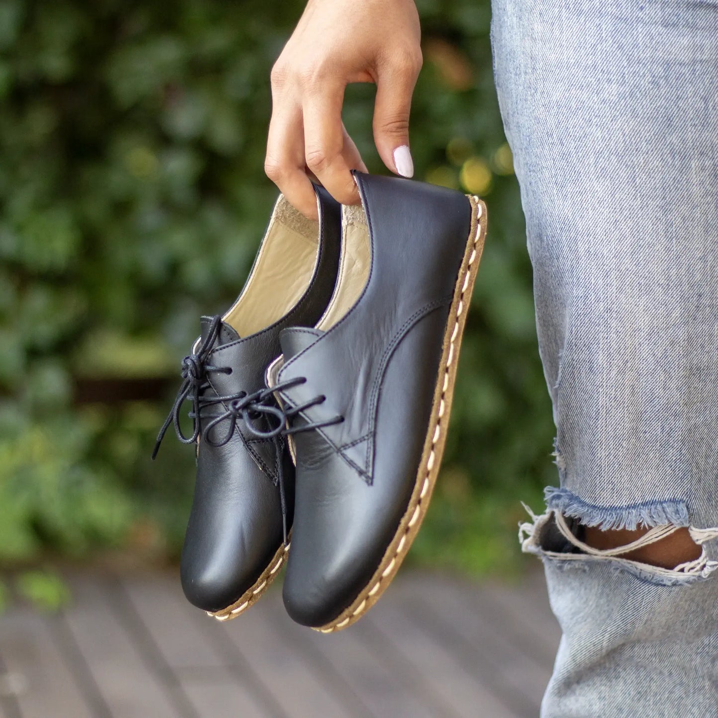 barefoot oxford shoes women laced black