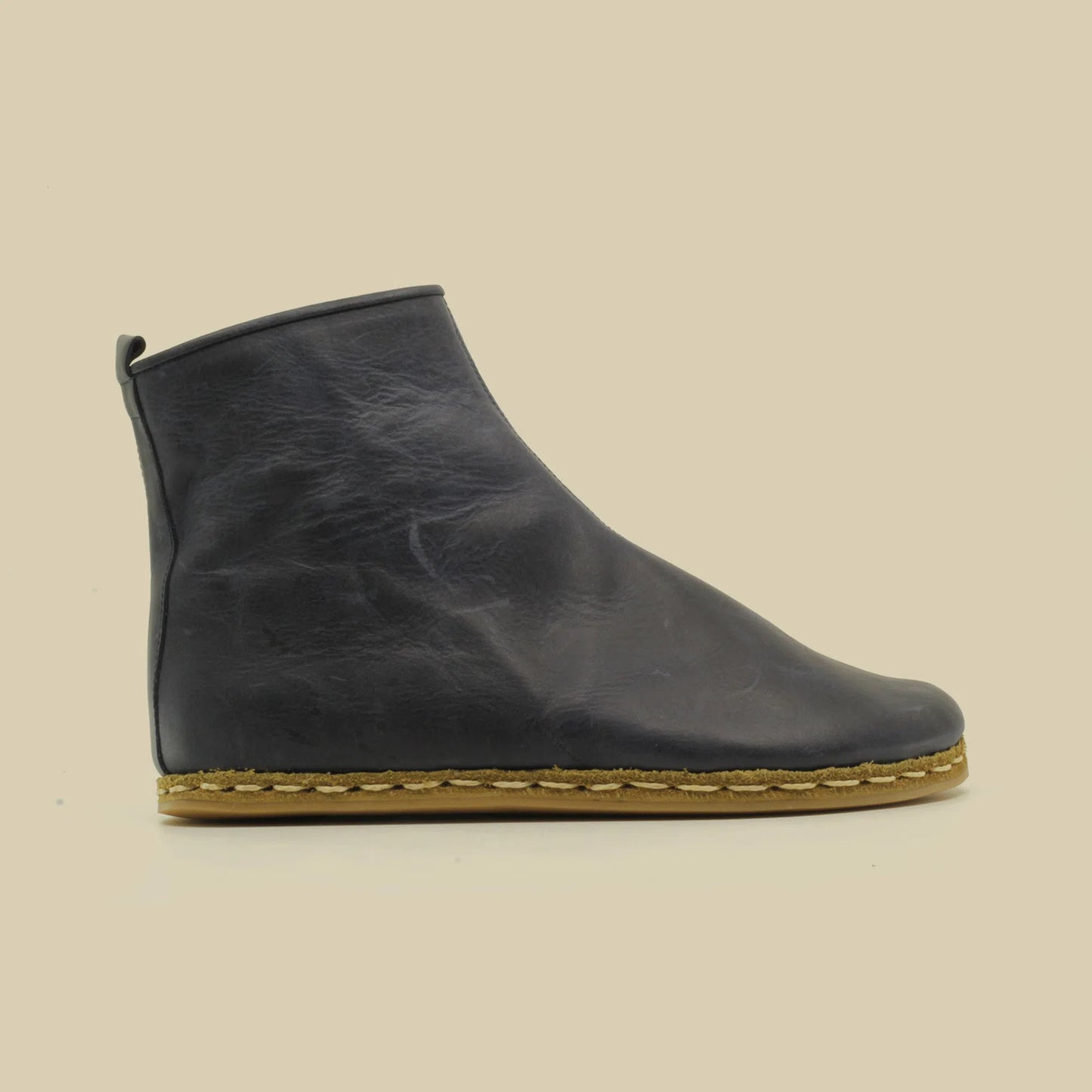 leather navy blue walking barefoot boots men ChatGPT’ye sor