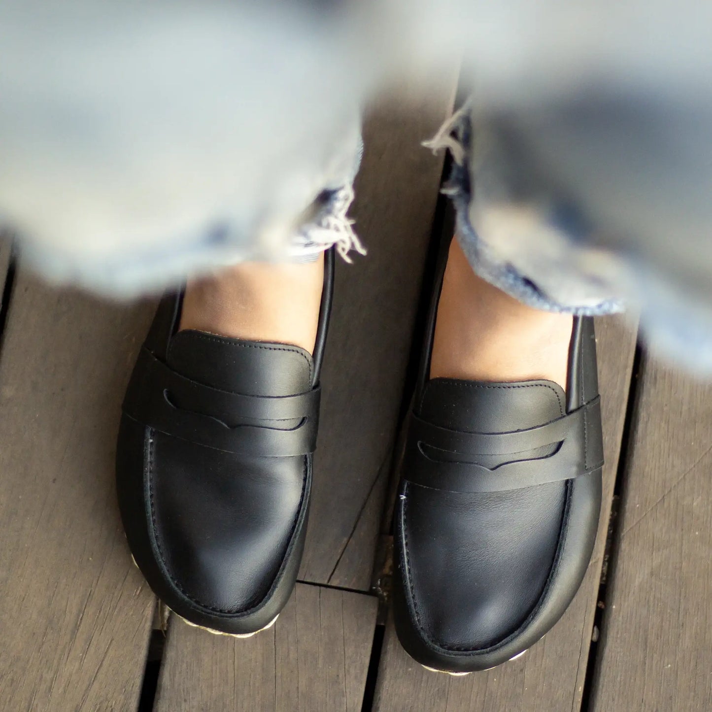 black barefoot earthing shoes for women