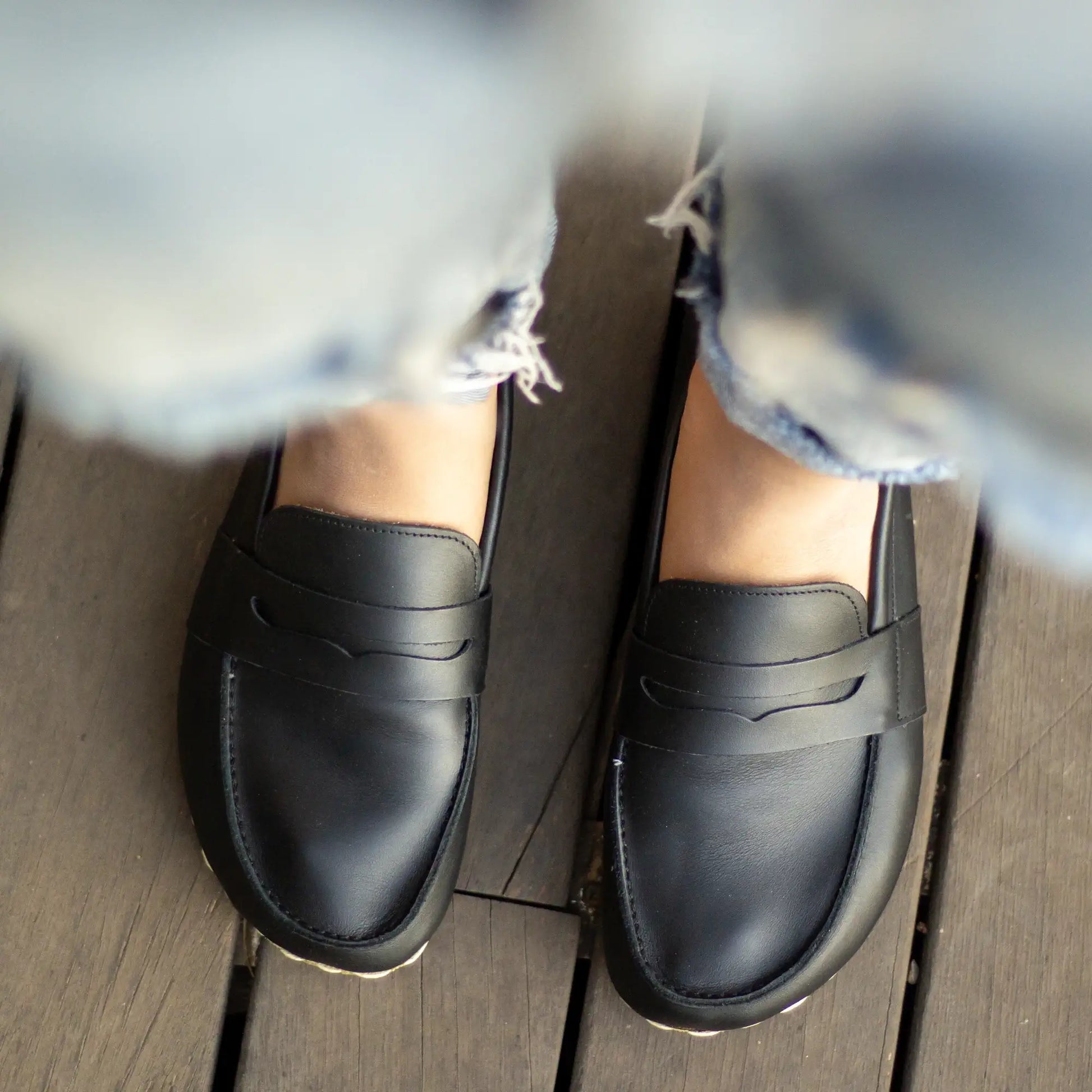 black barefoot earthing shoes for women