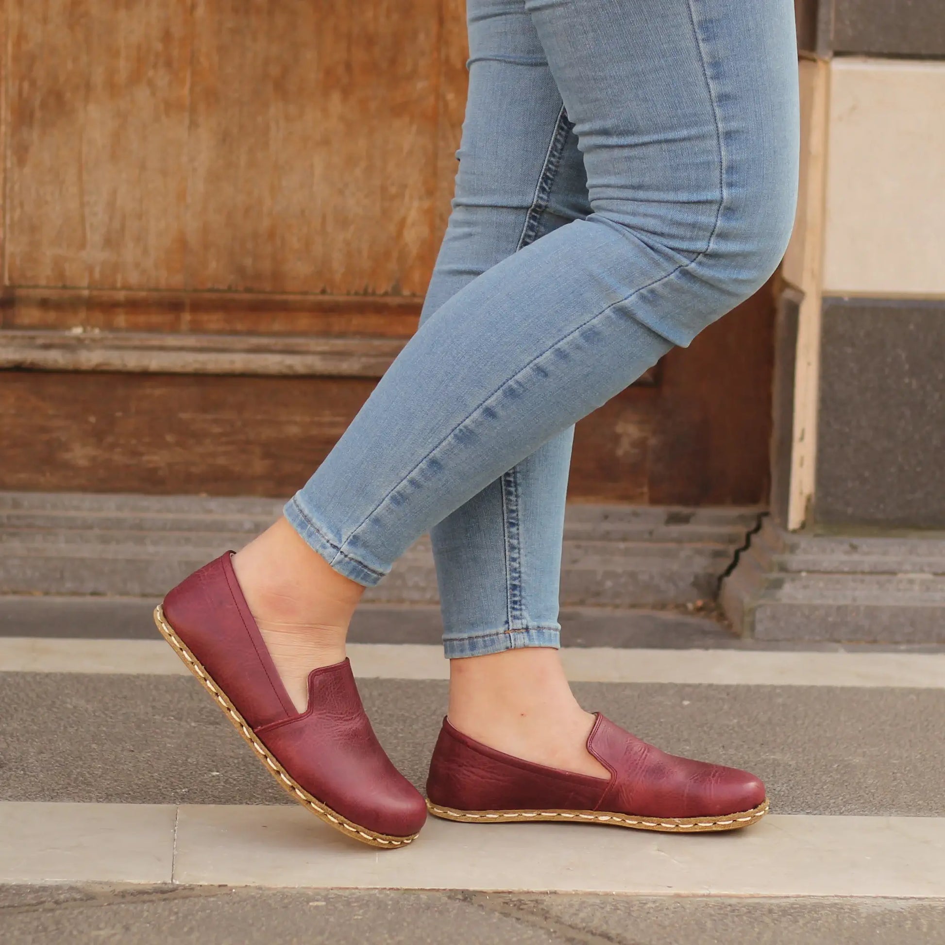 casual barefoot shoes womens burgundy outfit