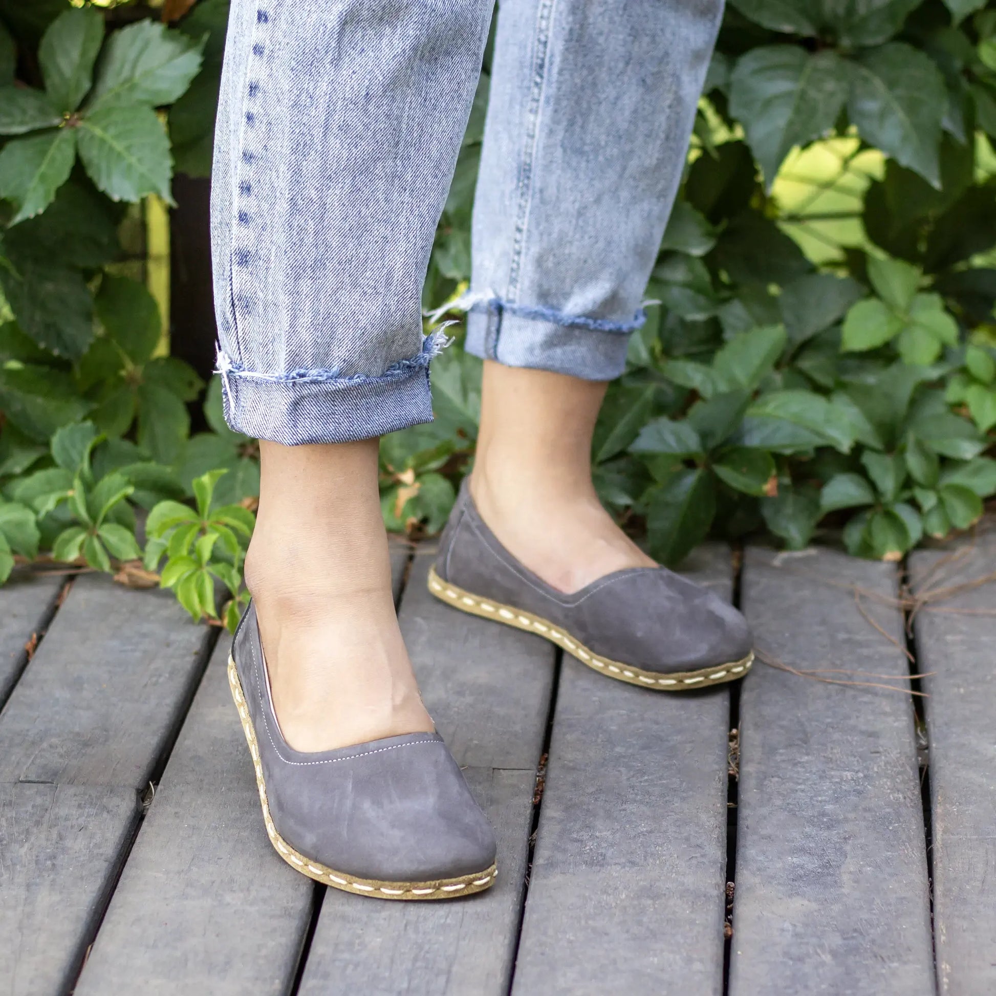 comfortable womens gray nubuck barefoot flat shoes
