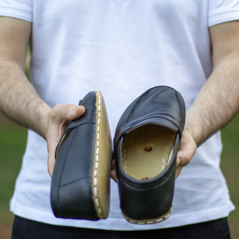 healthy posture grounding barefoot shoes black men