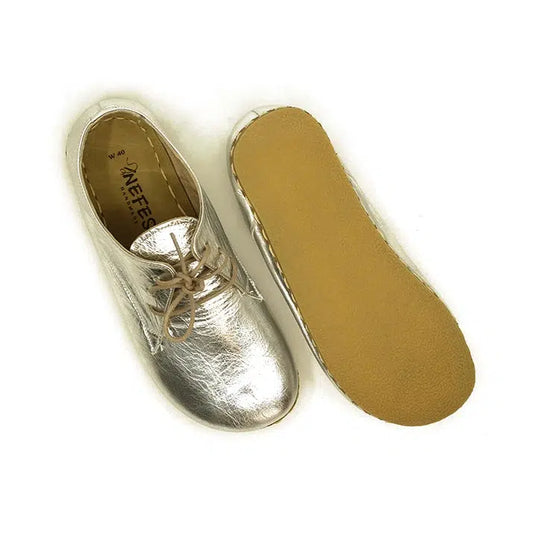 lace up shiny silver oxford style womens shoes