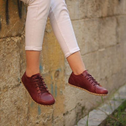 lightweight womens barefoot sneakers burgundy