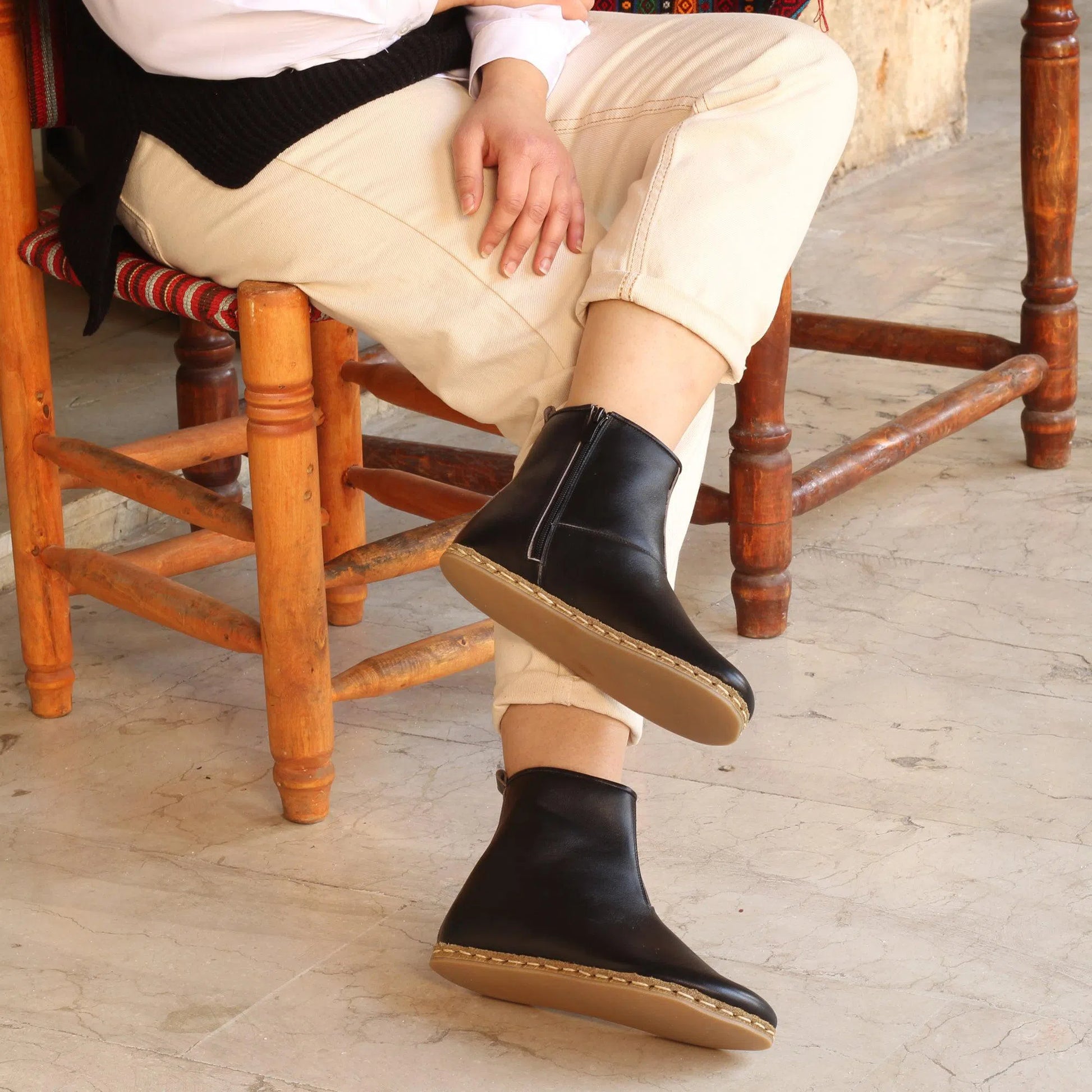 Barefoot Boots for Women with Zipper Black Nefes Shoes