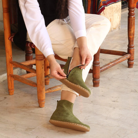 womens green barefoot boots with zipper stylish wear