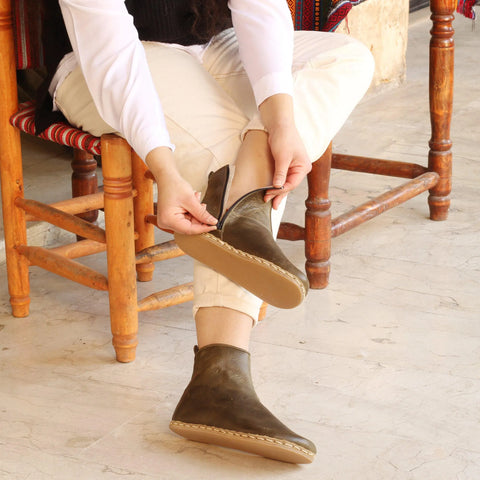 womens olive green barefoot boots with zipper stylish wear