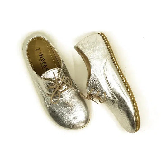 womens shiny silver oxford style lace up shoes