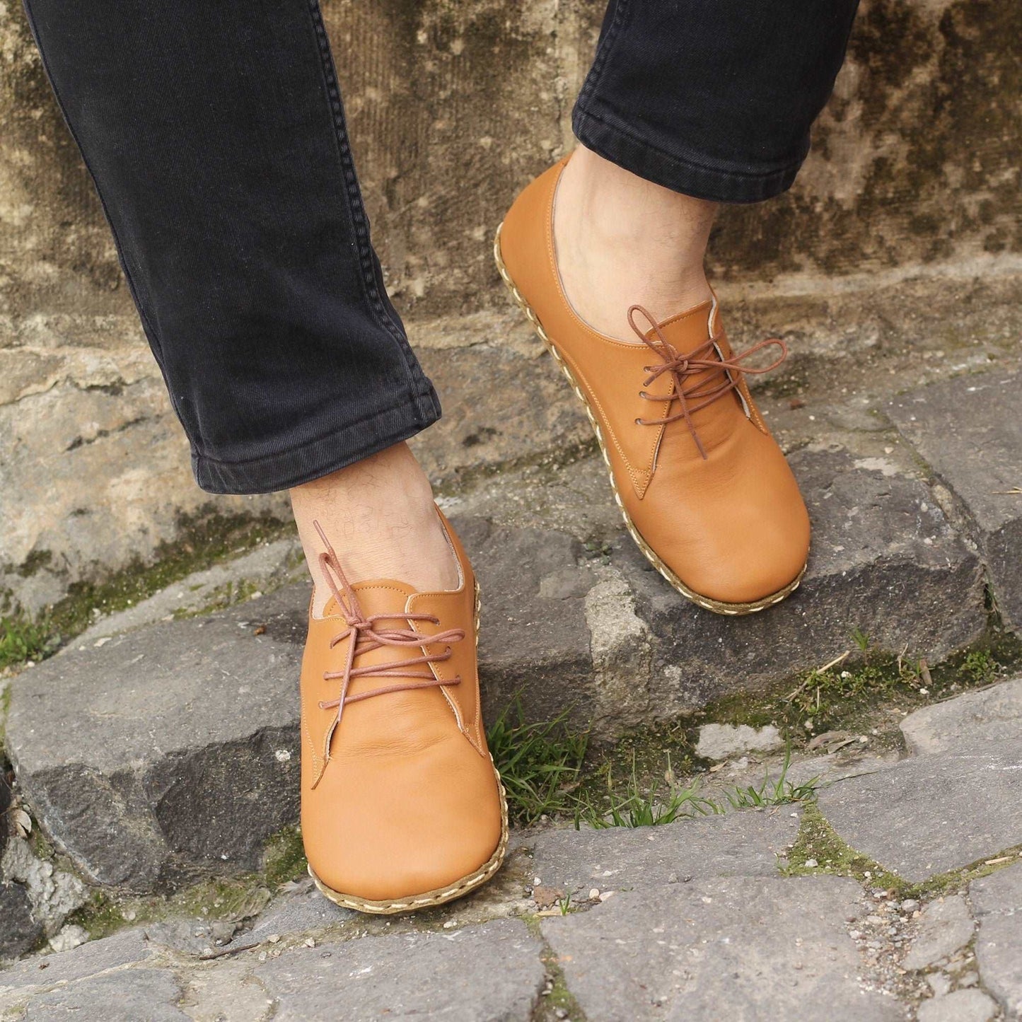 Men Barefoot Shoes, Handmade, Light Brown Leather, Laced Oxford Copper Rivet