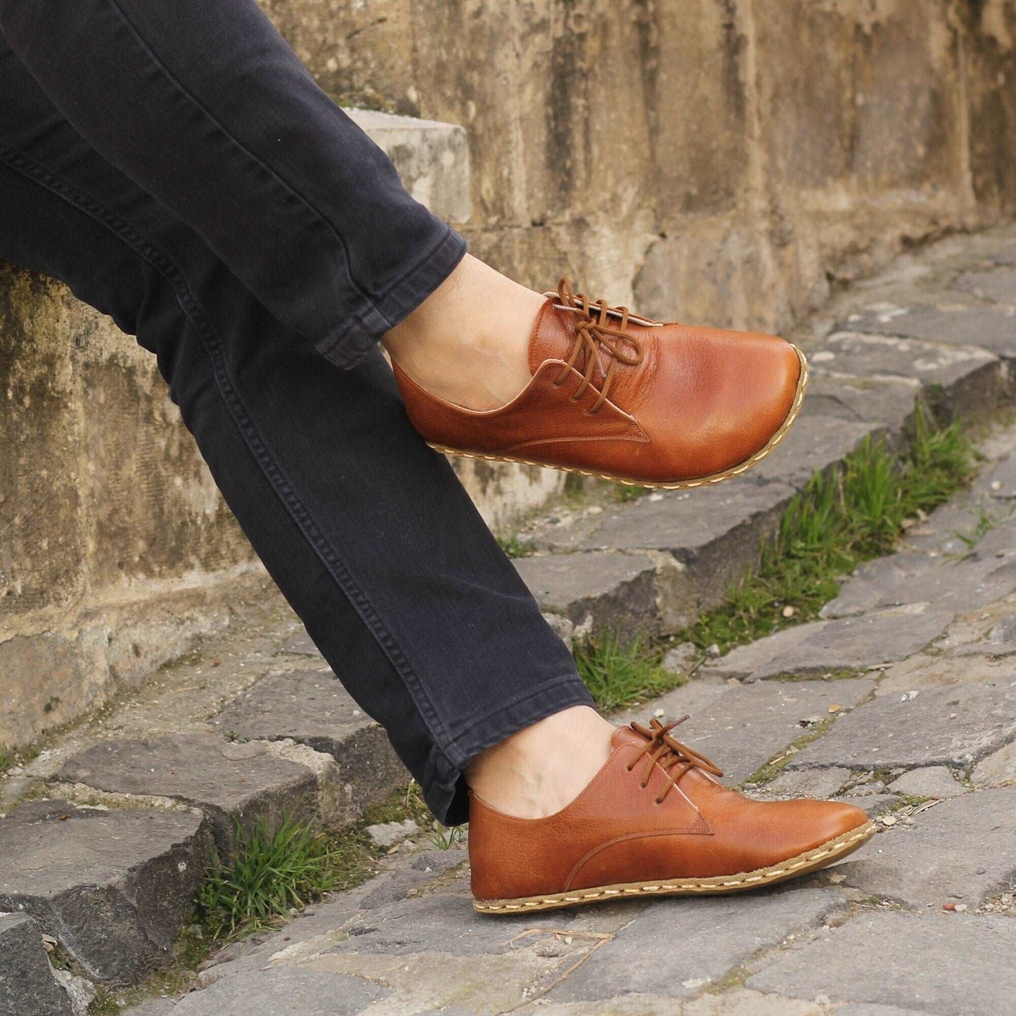 Men Barefoot Shoes, Handmade, Antique Brown Leather, Laced Oxford Copper Rivet