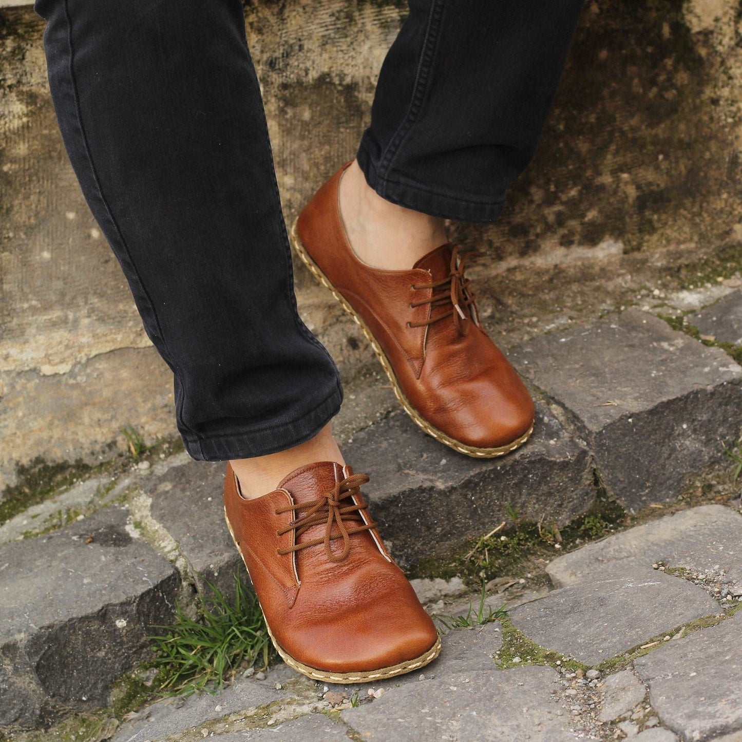 Men Barefoot Shoes, Handmade, Antique Brown Leather, Laced Oxford Copper Rivet