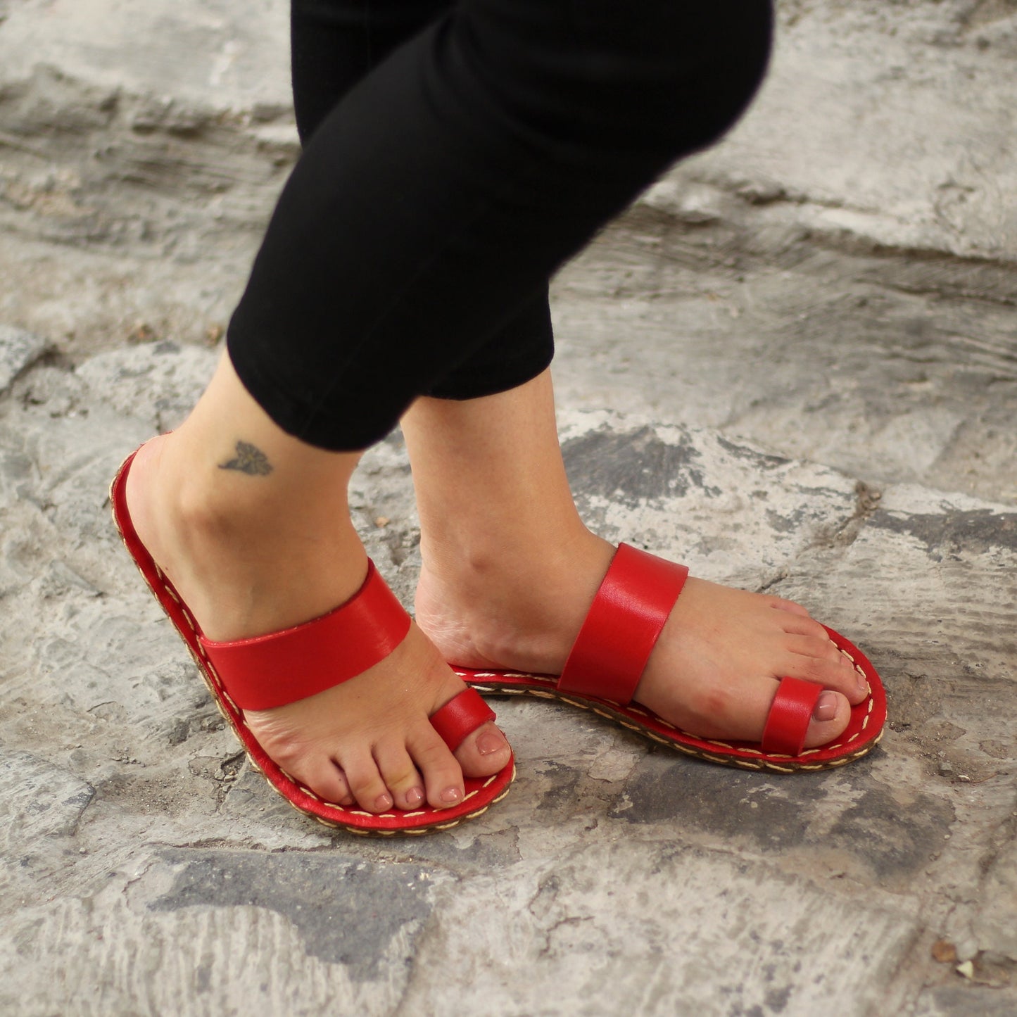 One-toe Leather Slipper - Red